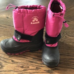 Children’s size 3 Kamik winter boots!